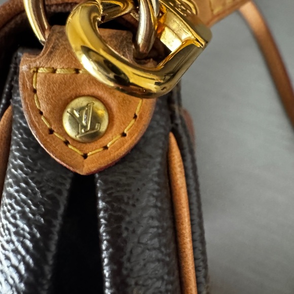 Louis Vuitton Classic Monogram Crossbody Bag - Picture 7 of 10